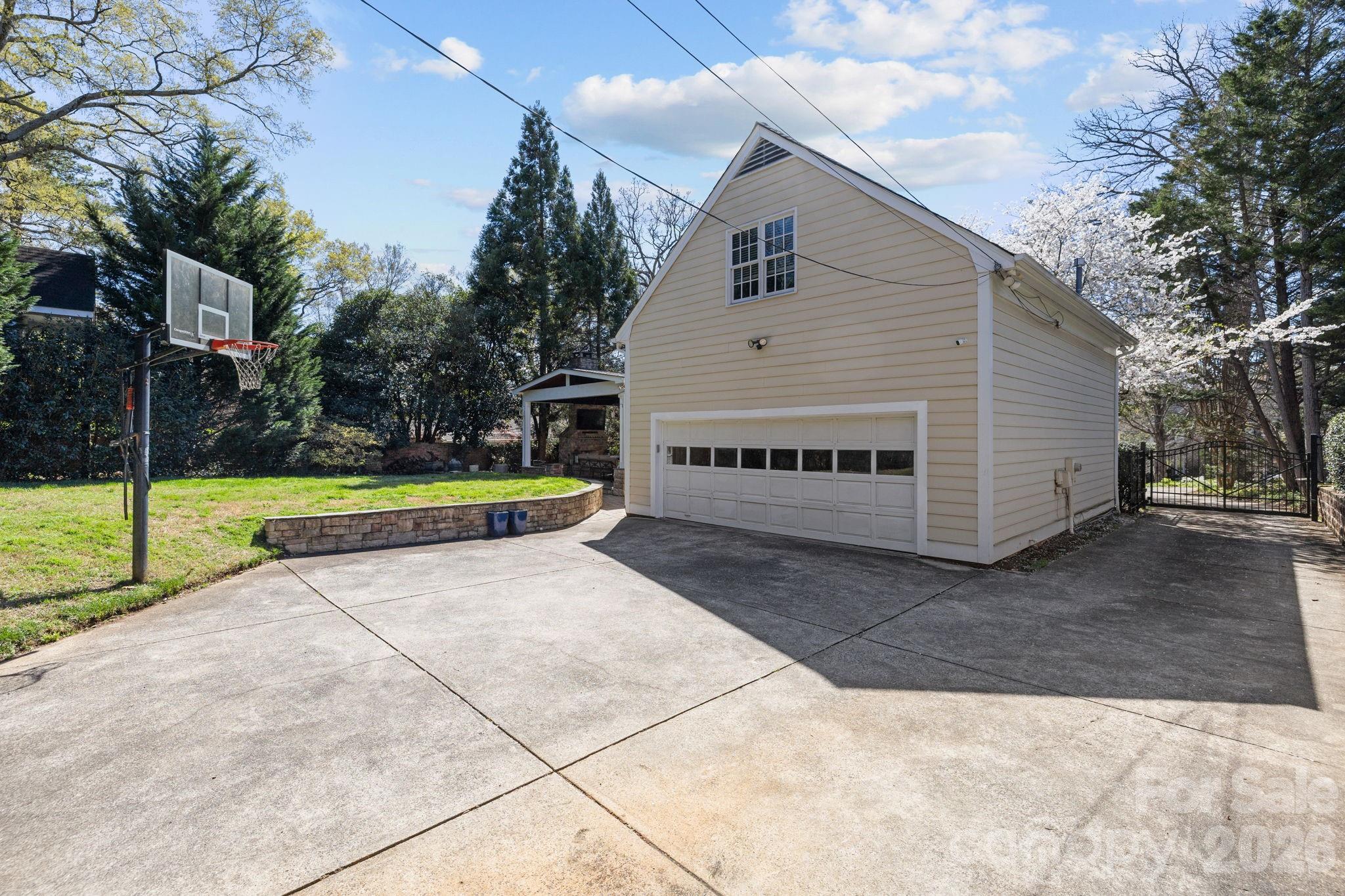 2727 Hampton Avenue Charlotte NC 28207