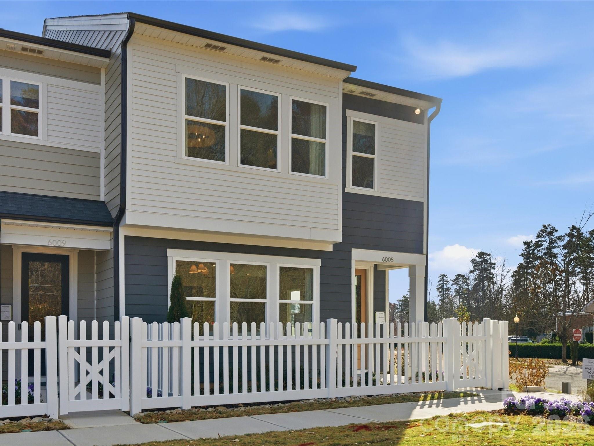 8402 Discovery Lane Charlotte NC 28216