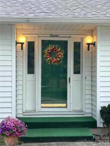 7 Teaneck Circle Hendersonville NC 28791