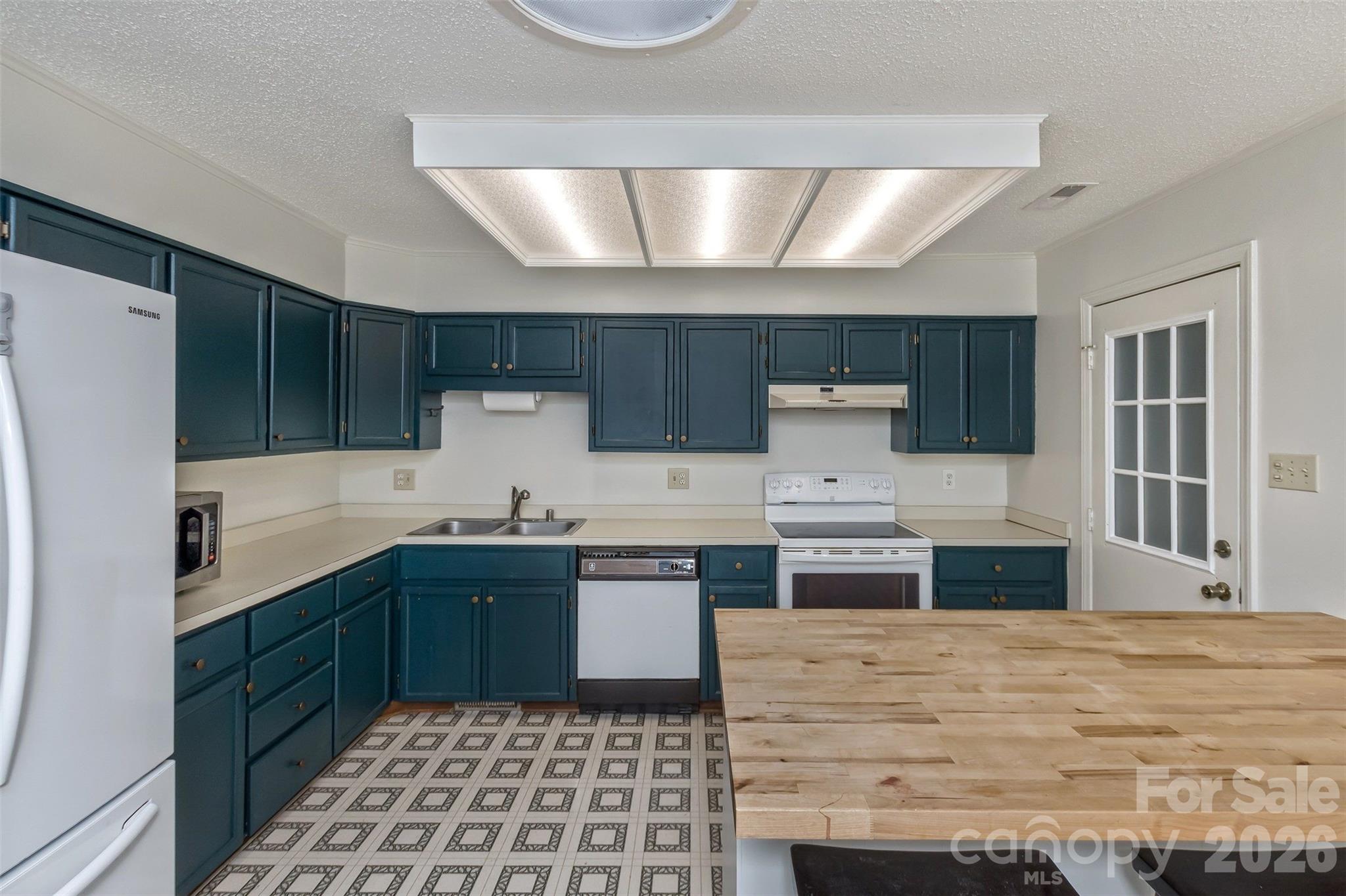 7 Teaneck Circle Hendersonville NC 28791