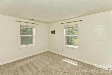 7 Teaneck Circle Hendersonville NC 28791