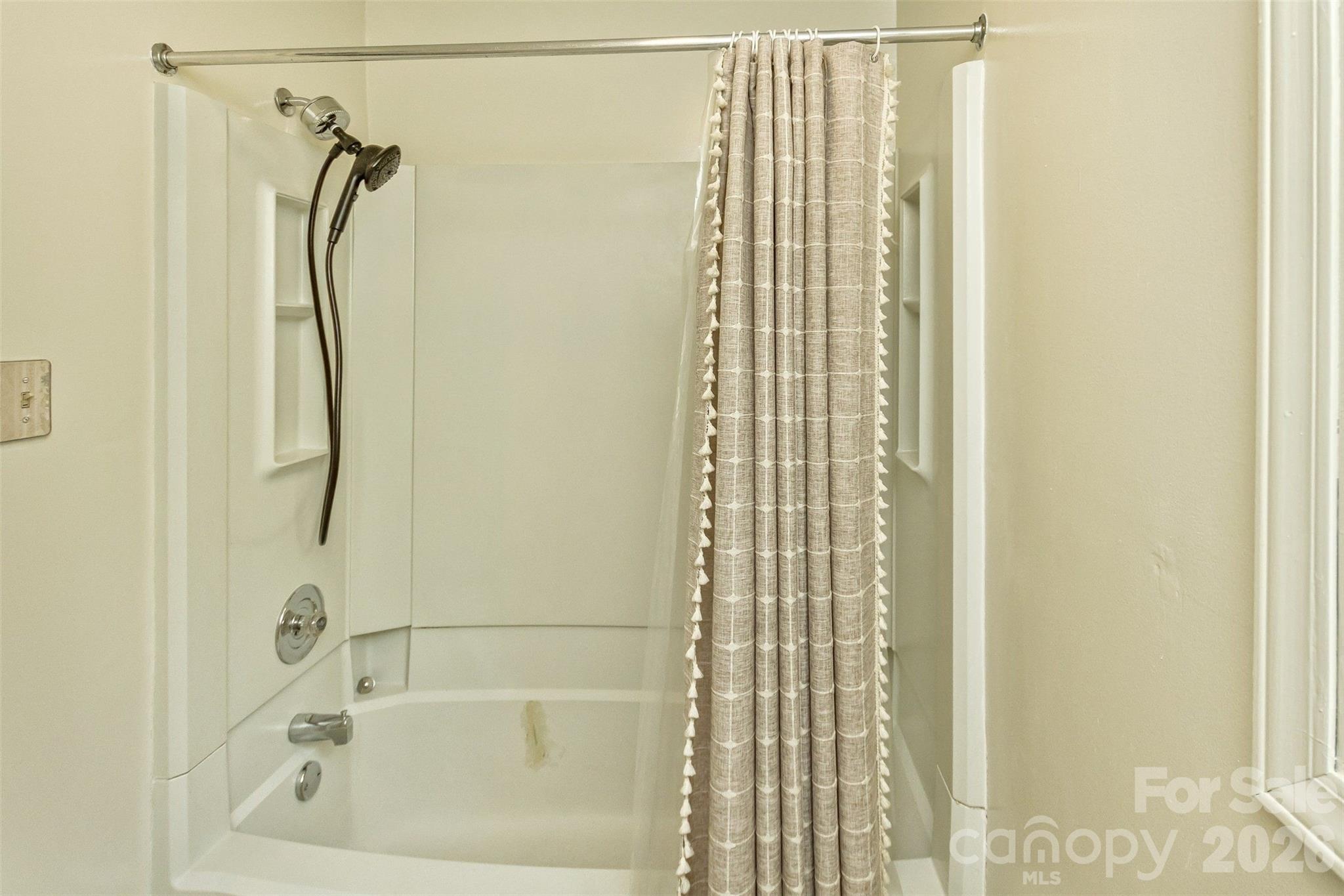 7 Teaneck Circle Hendersonville NC 28791