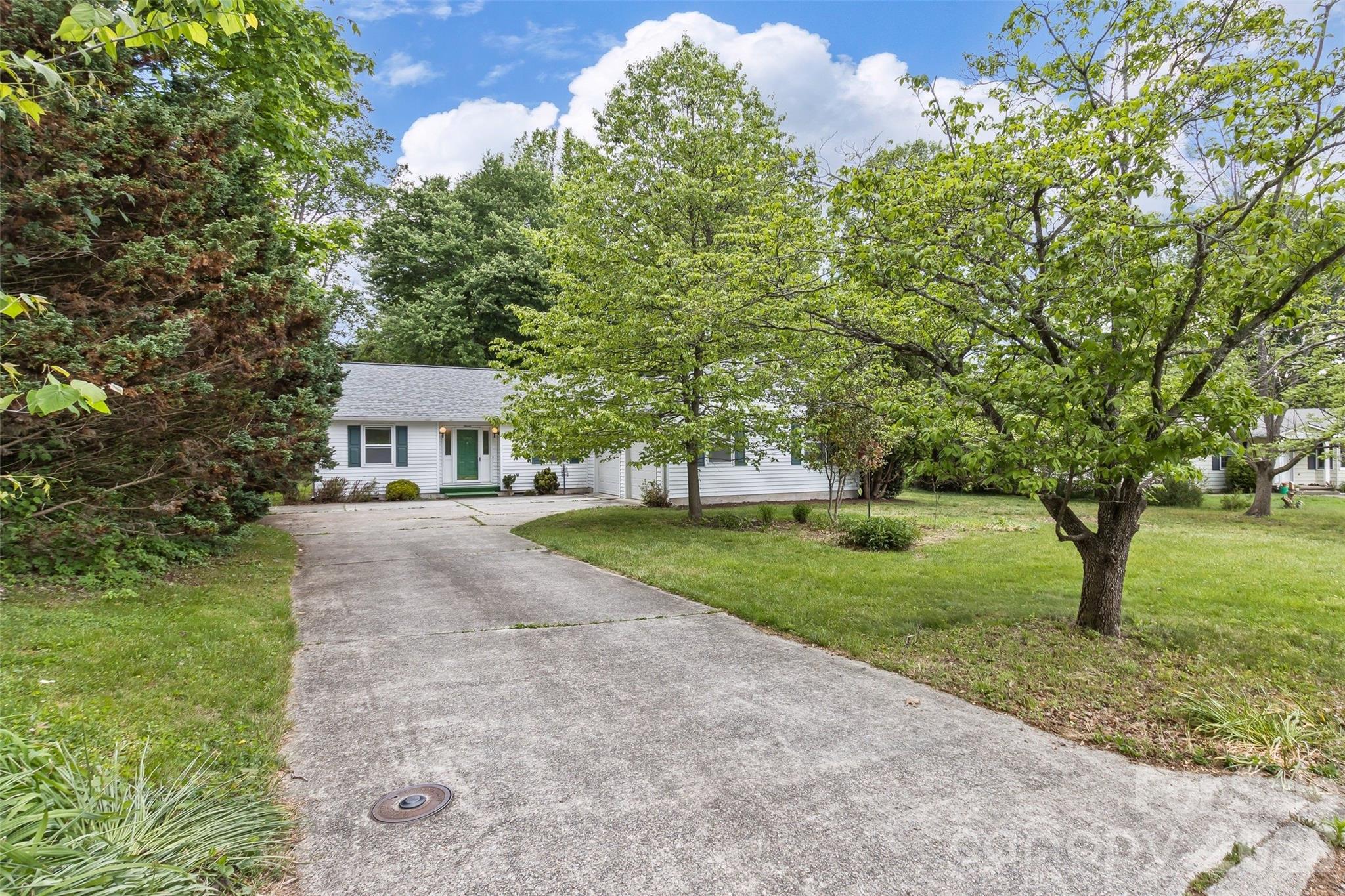 7 Teaneck Circle Hendersonville NC 28791