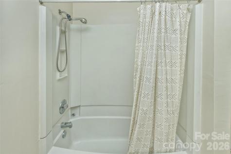 7 Teaneck Circle Hendersonville NC 28791