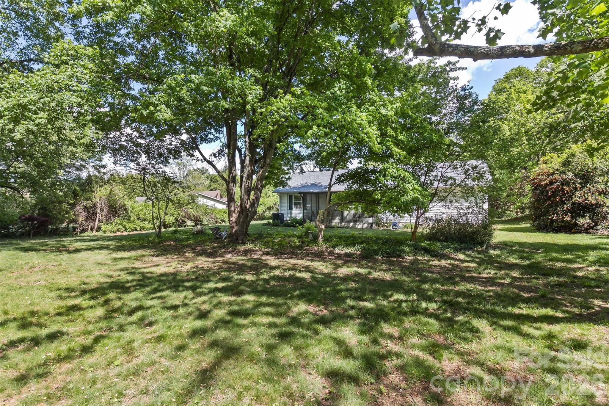 7 Teaneck Circle Hendersonville NC 28791