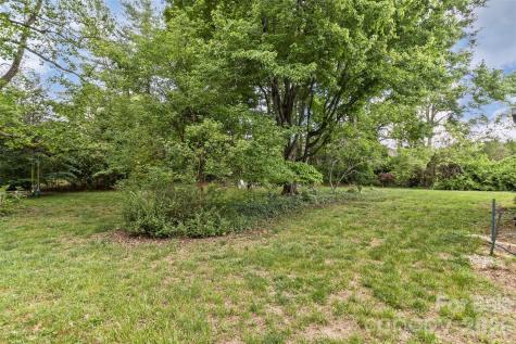 7 Teaneck Circle Hendersonville NC 28791