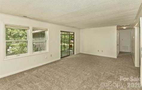 7 Teaneck Circle Hendersonville NC 28791