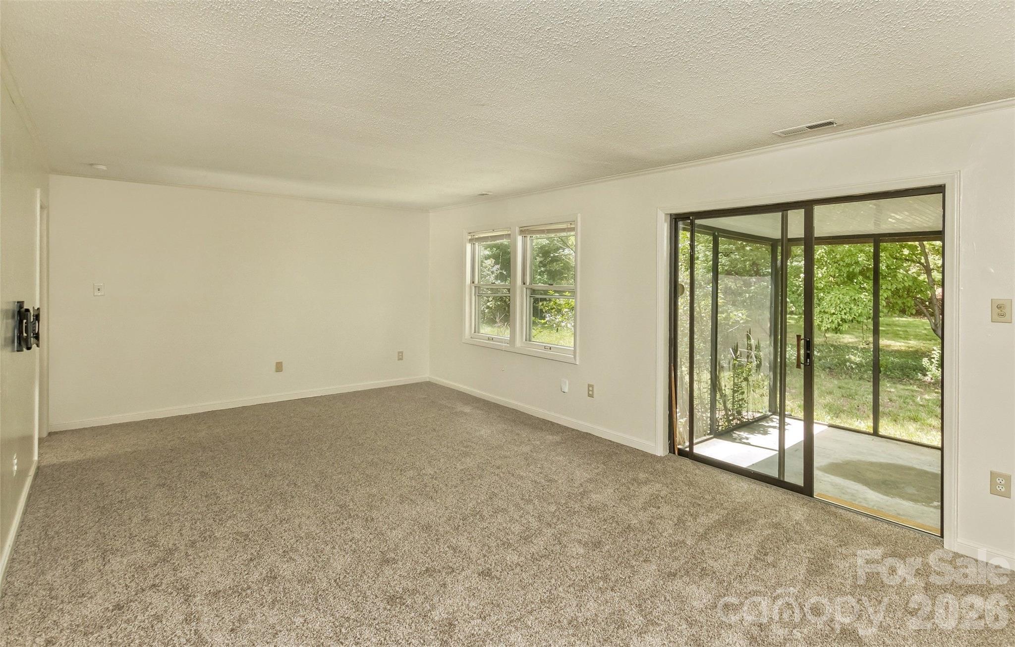 7 Teaneck Circle Hendersonville NC 28791