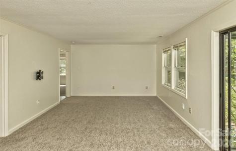 7 Teaneck Circle Hendersonville NC 28791