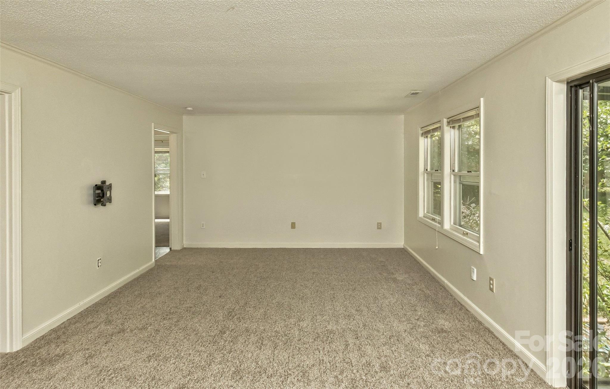 7 Teaneck Circle Hendersonville NC 28791