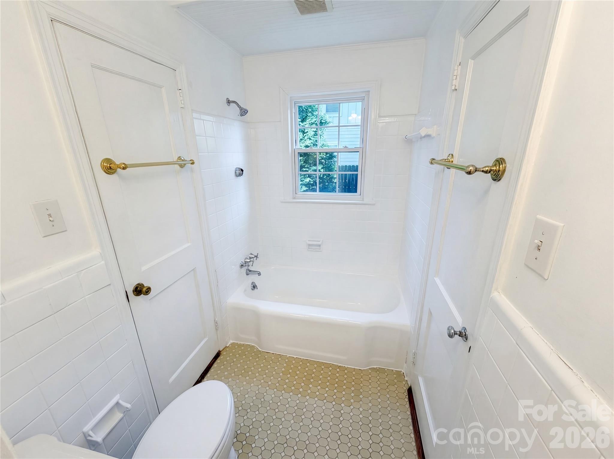 4467 Woodlark Lane Charlotte NC 28211