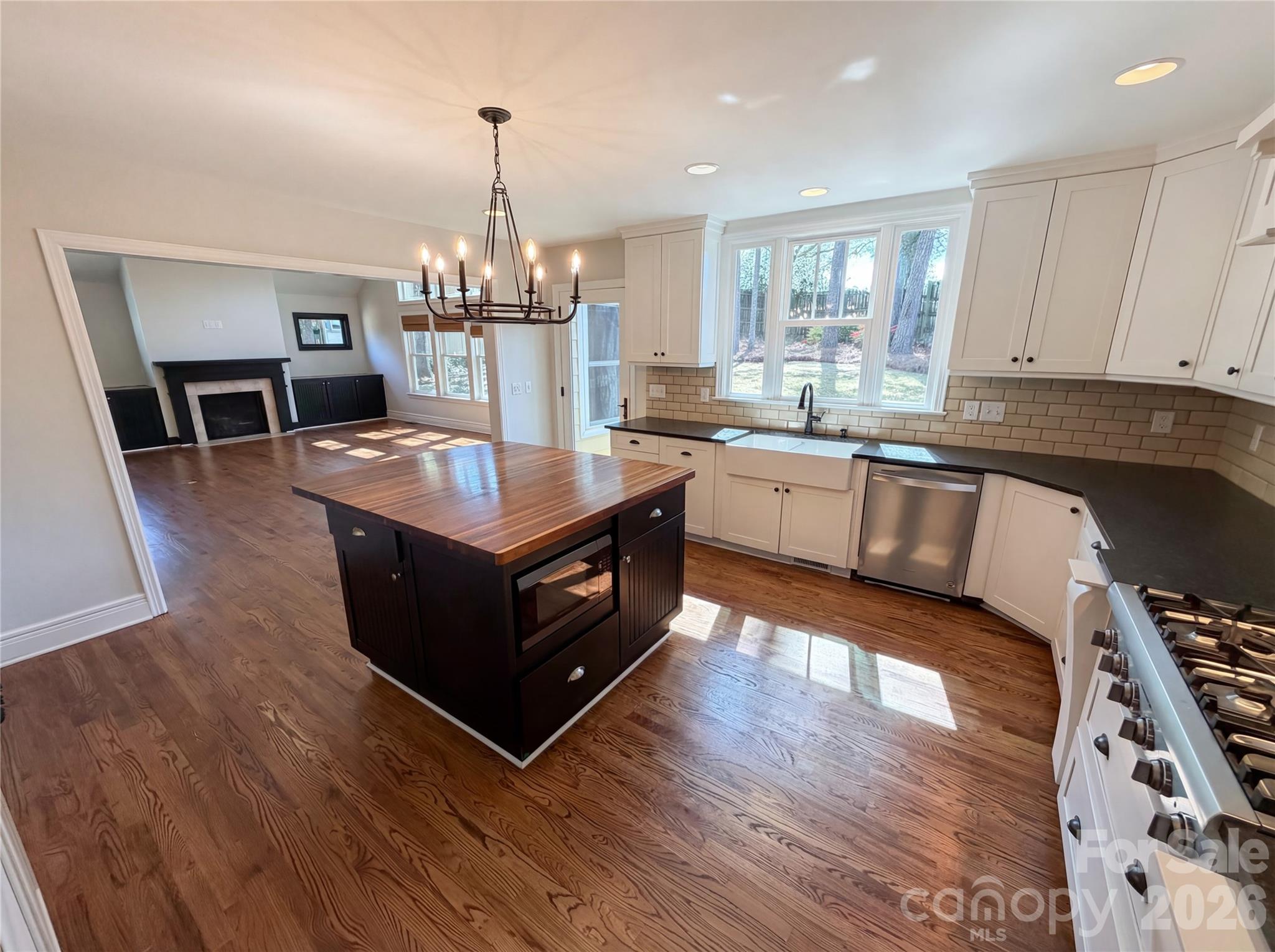 4467 Woodlark Lane Charlotte NC 28211