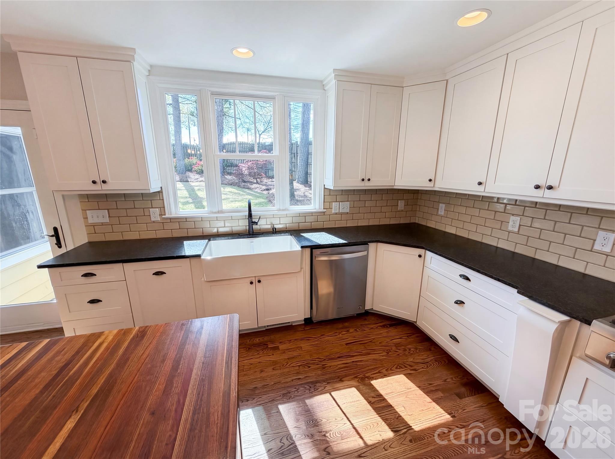 4467 Woodlark Lane Charlotte NC 28211