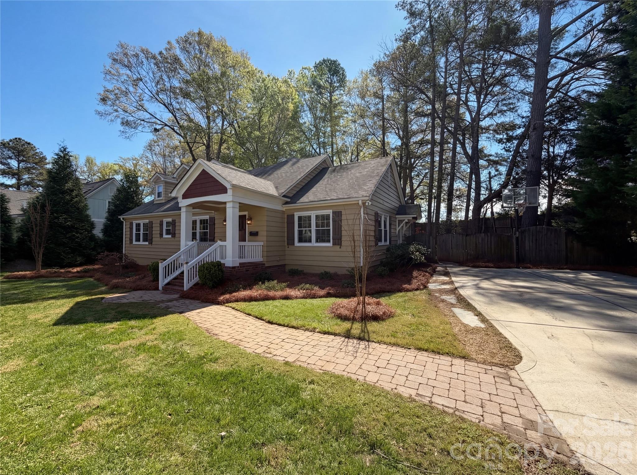 4467 Woodlark Lane Charlotte NC 28211