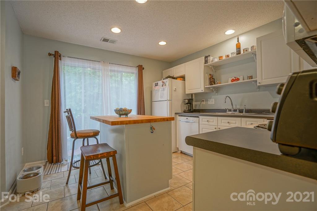 6039 Cougar Lane Charlotte NC 28269