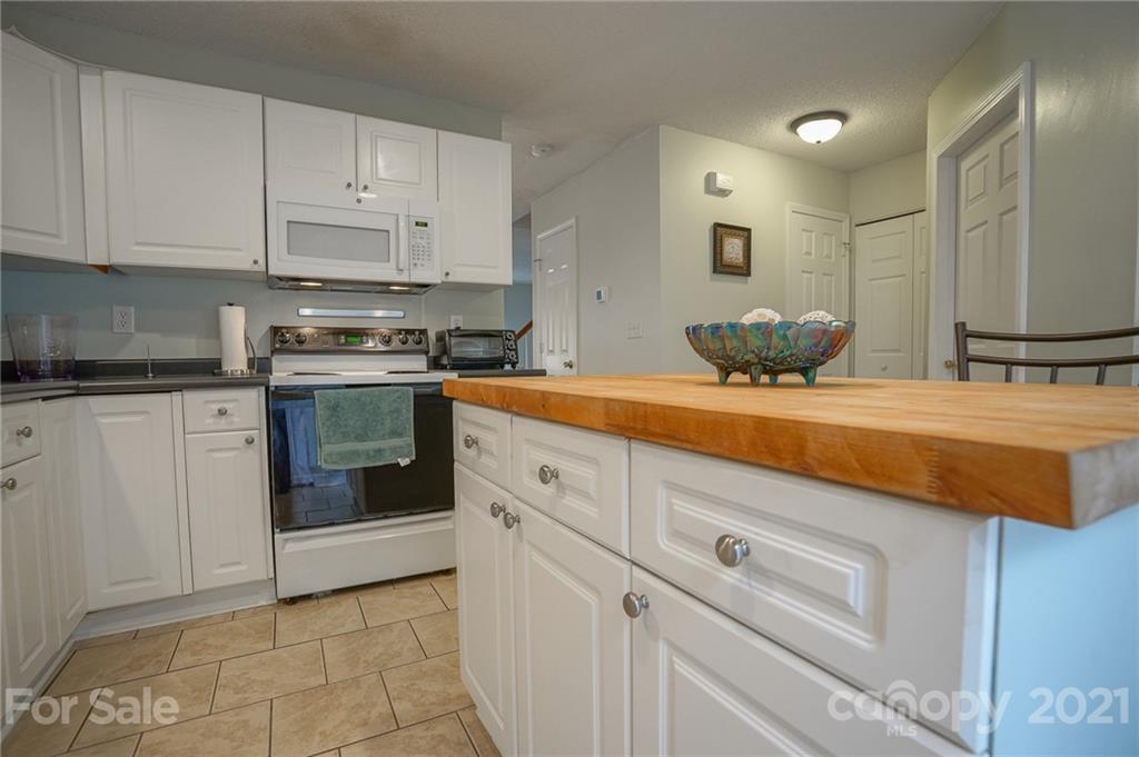 6039 Cougar Lane Charlotte NC 28269