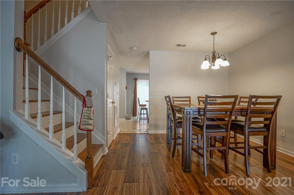 6039 Cougar Lane Charlotte NC 28269