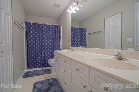 6039 Cougar Lane Charlotte NC 28269