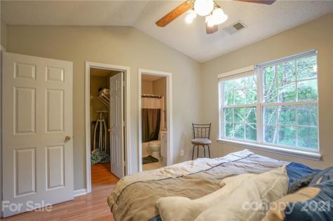 6039 Cougar Lane Charlotte NC 28269