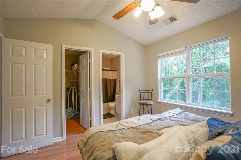 6039 Cougar Lane Charlotte NC 28269