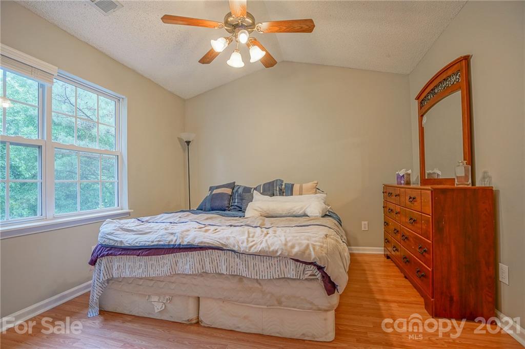 6039 Cougar Lane Charlotte NC 28269
