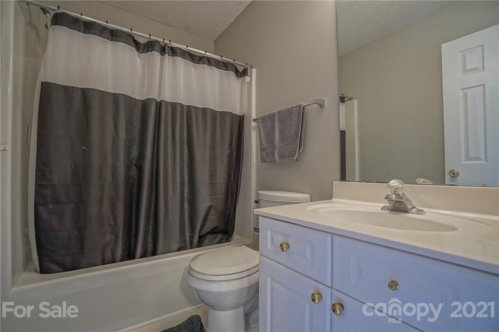 6039 Cougar Lane Charlotte NC 28269