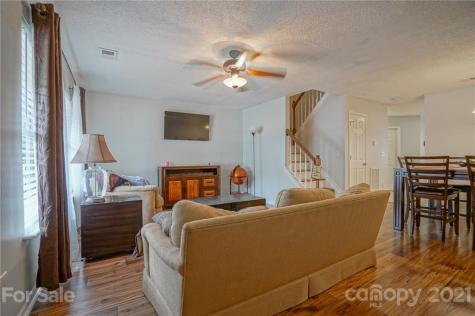 6039 Cougar Lane Charlotte NC 28269