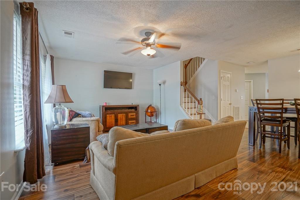 6039 Cougar Lane Charlotte NC 28269