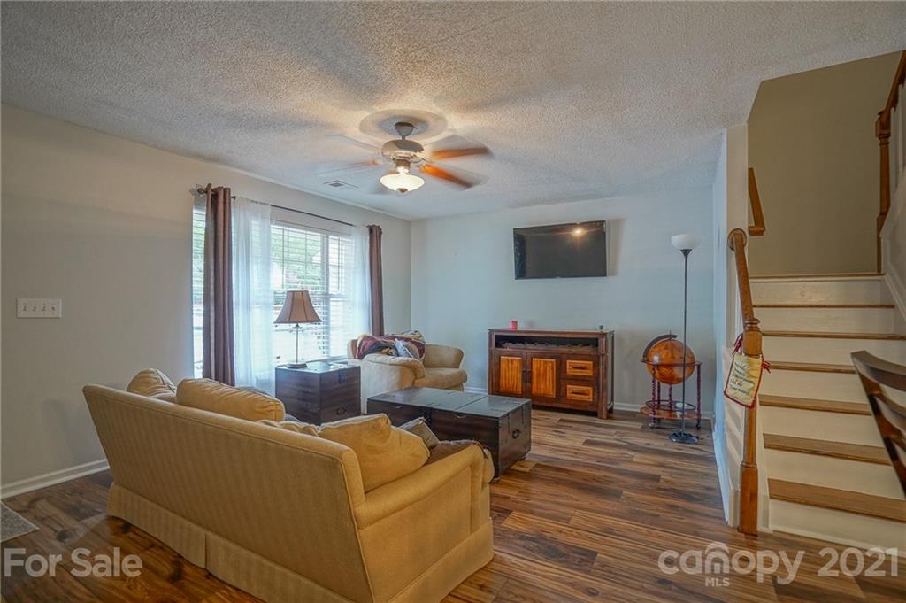 6039 Cougar Lane Charlotte NC 28269