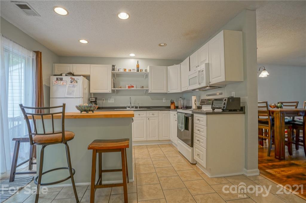 6039 Cougar Lane Charlotte NC 28269