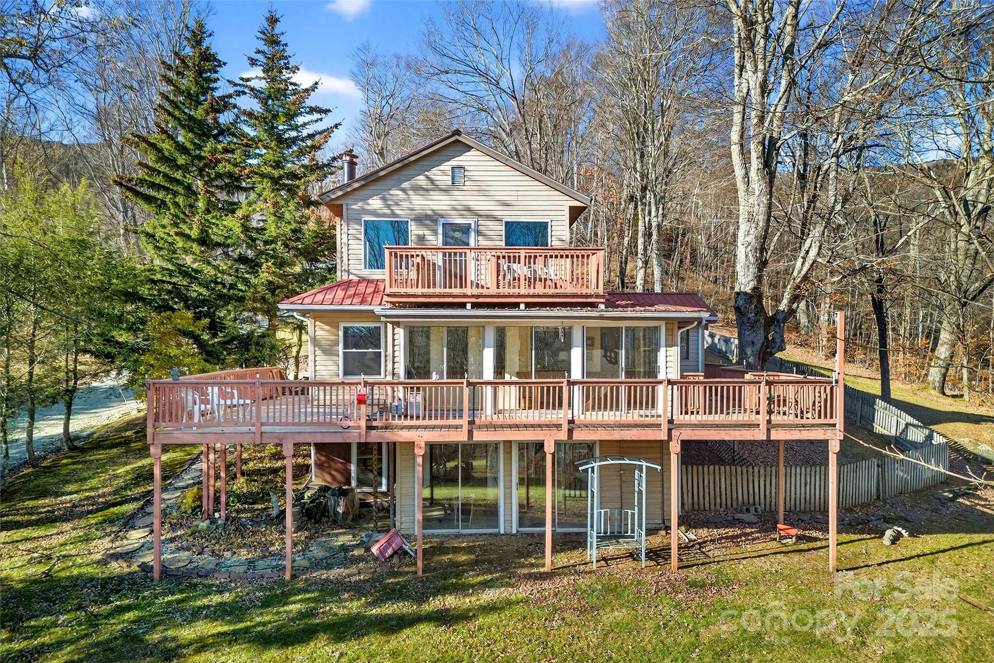 36 Mitchell View Road Bakersville NC 28705