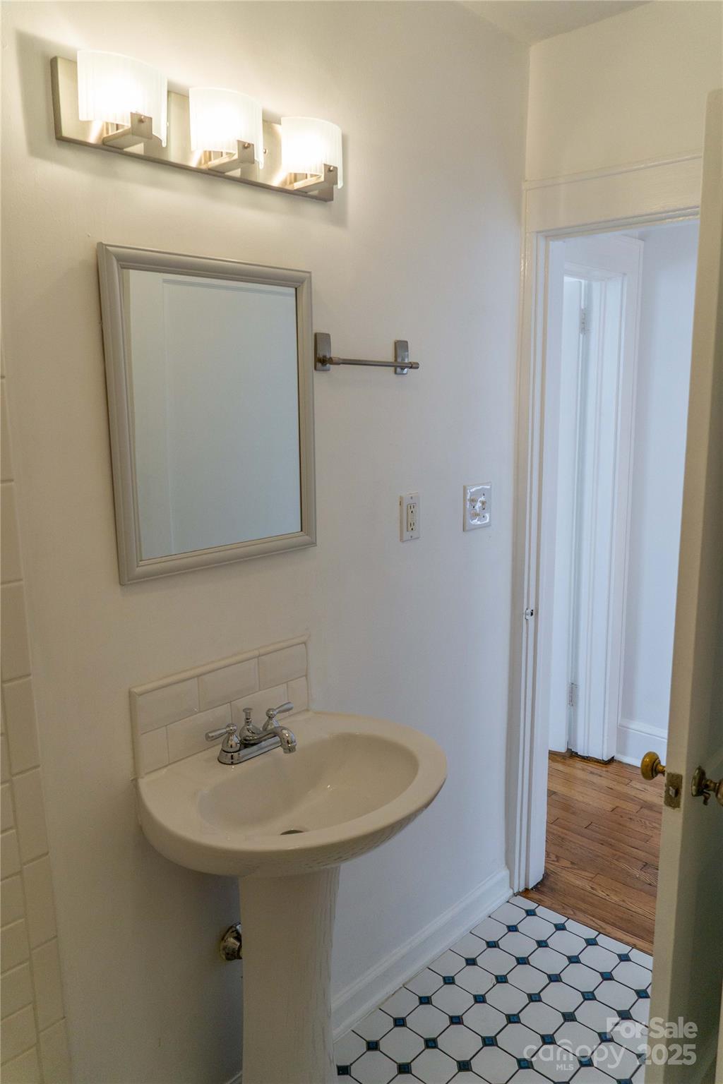 17 Mcdade Street Asheville NC 28806