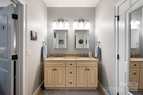 12 Asher Lane Arden NC 28704