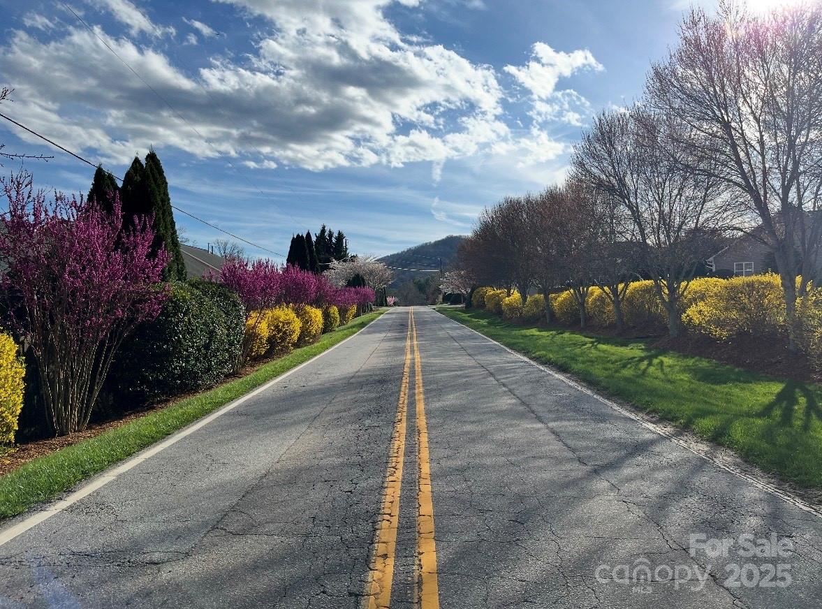 12 Asher Lane Arden NC 28704