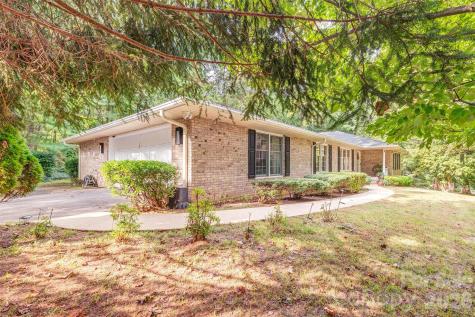 3 Sunningdale Drive Flat Rock NC 28731