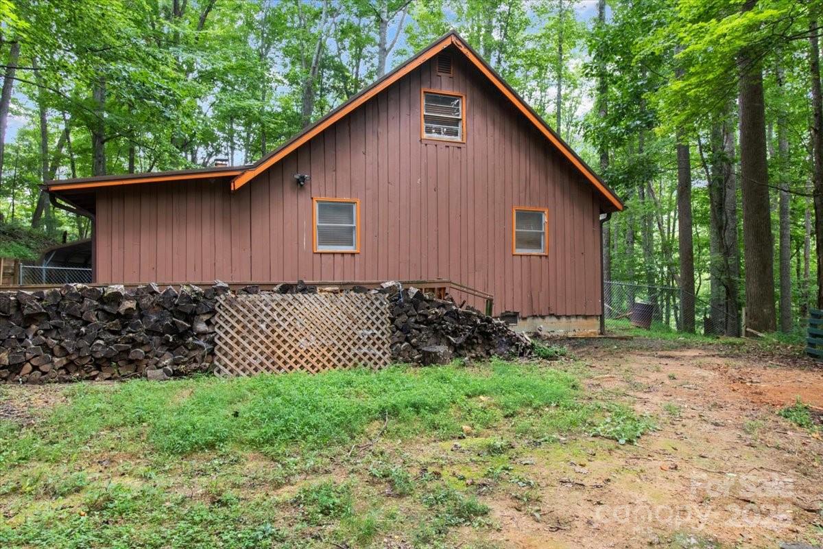215 Byrd Mountain Estates Road Burnsville NC 28714