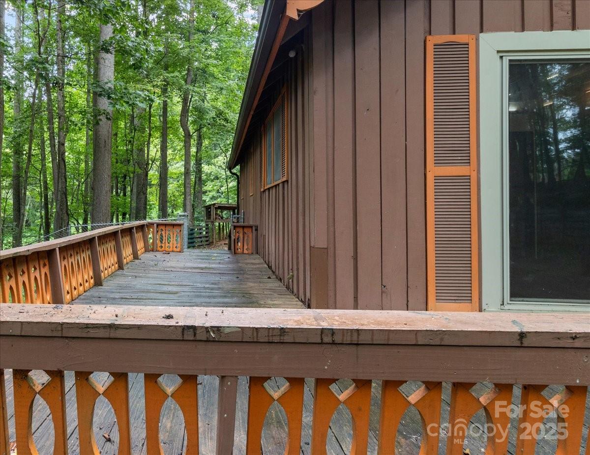 215 Byrd Mountain Estates Road Burnsville NC 28714