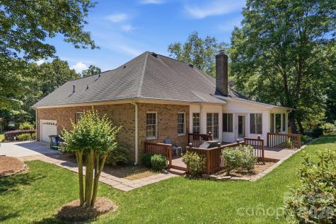 2640 Willowbrook Drive Matthews NC 28104