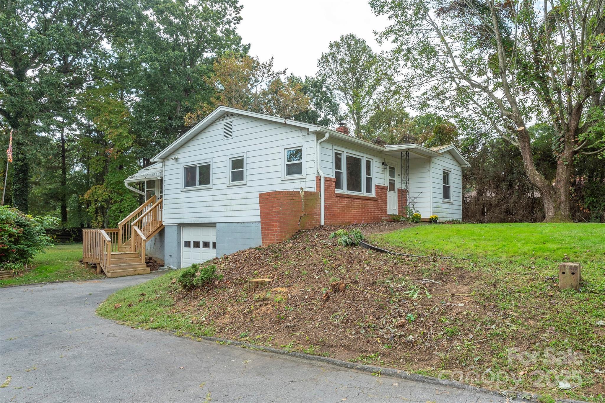 204 Northeast Avenue Swannanoa NC 28778