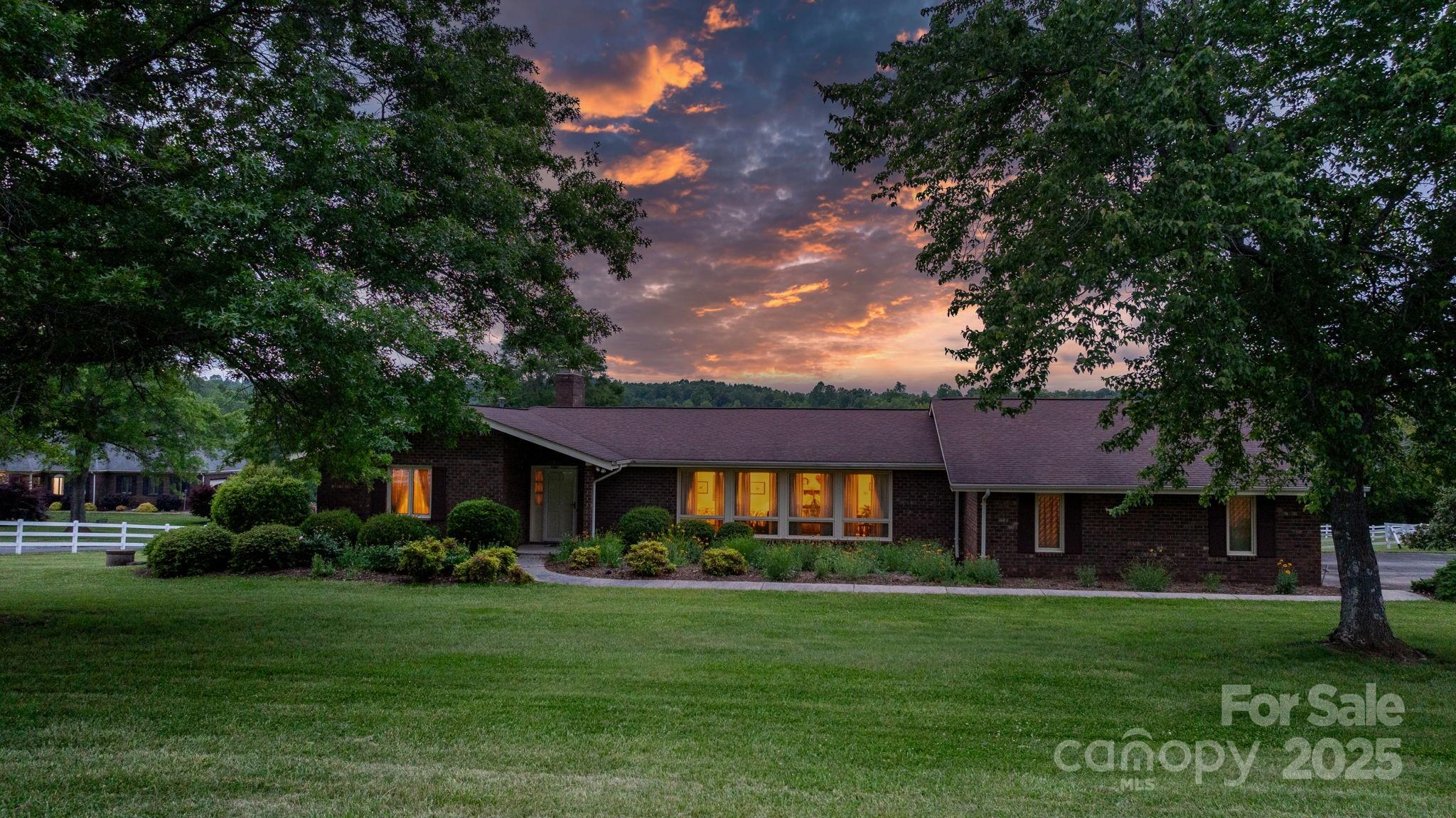 2448 Moss Farm Road Hickory NC 28602