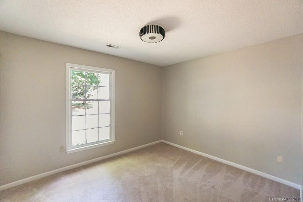 8221 Oakley Lane Charlotte NC 28270