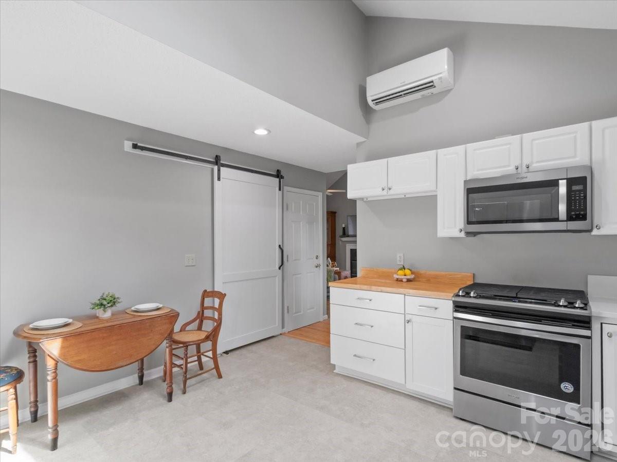 301 Robertson Street Burnsville NC 28714