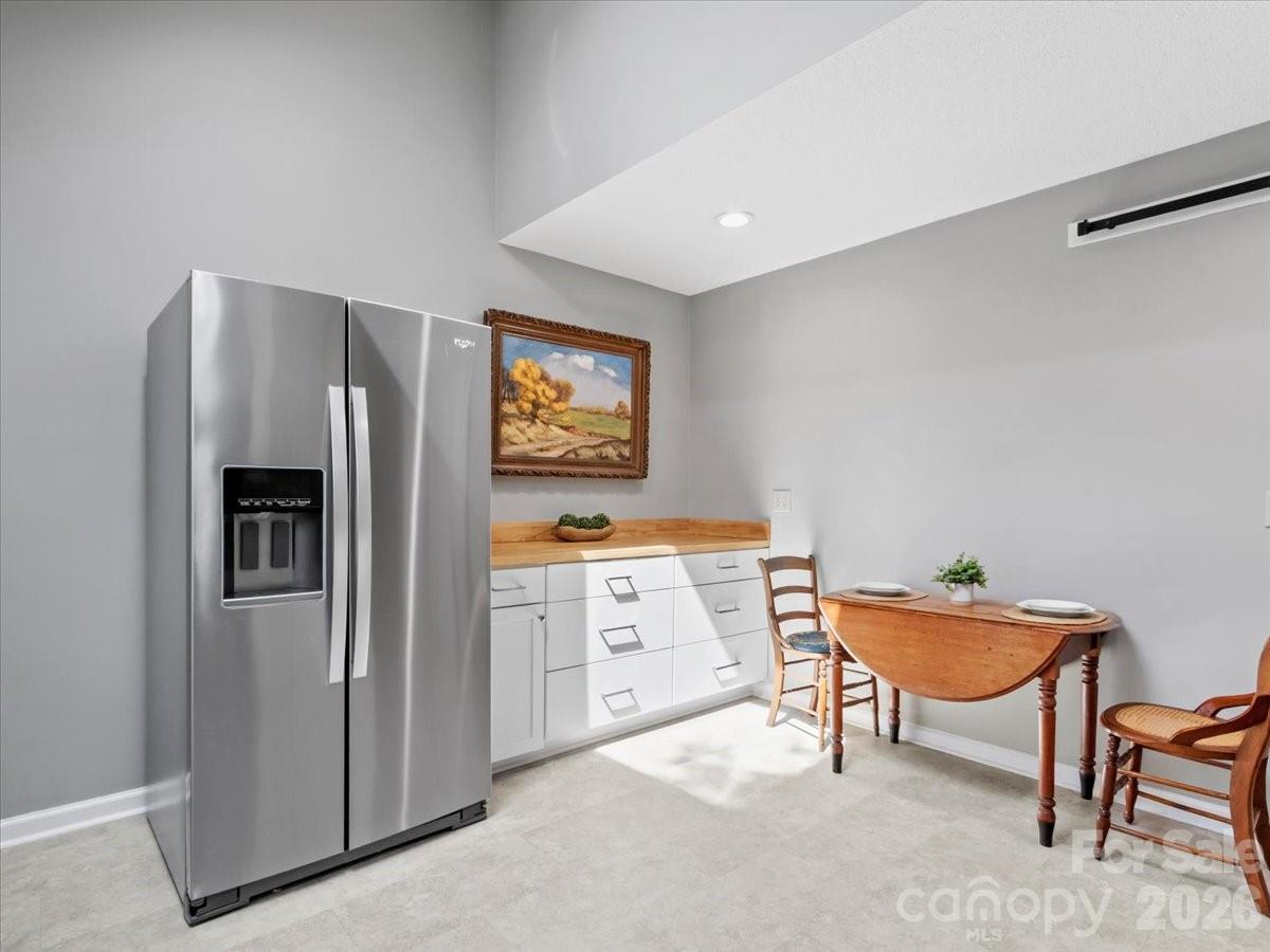 301 Robertson Street Burnsville NC 28714