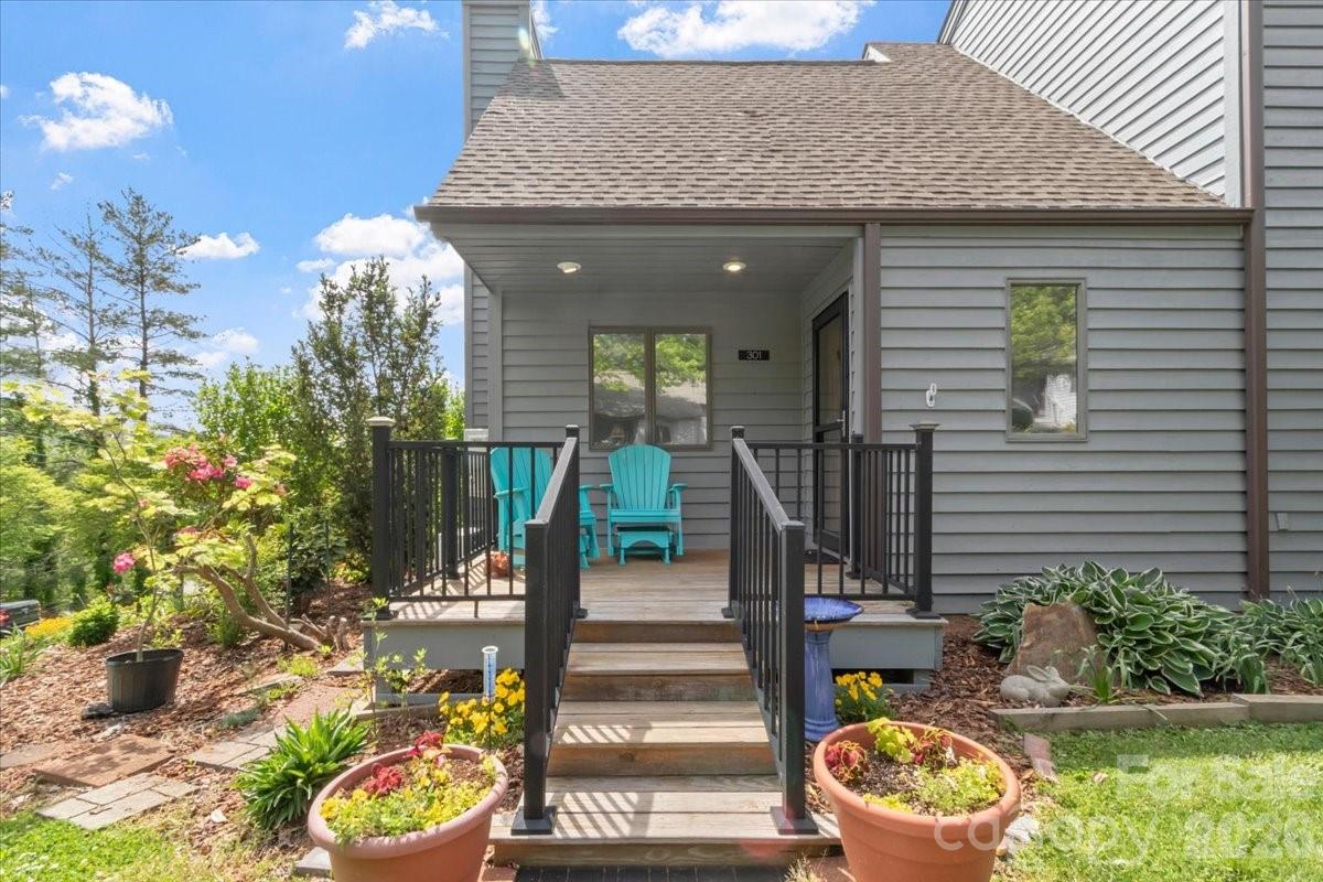 301 Robertson Street Burnsville NC 28714