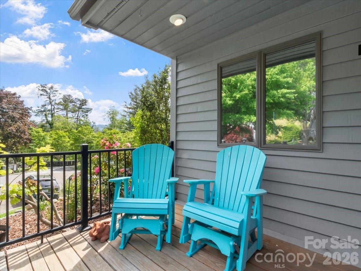 301 Robertson Street Burnsville NC 28714