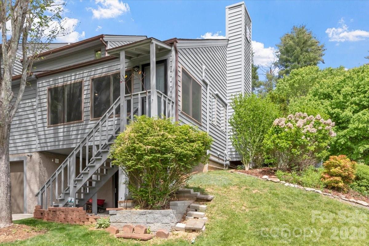 301 Robertson Street Burnsville NC 28714