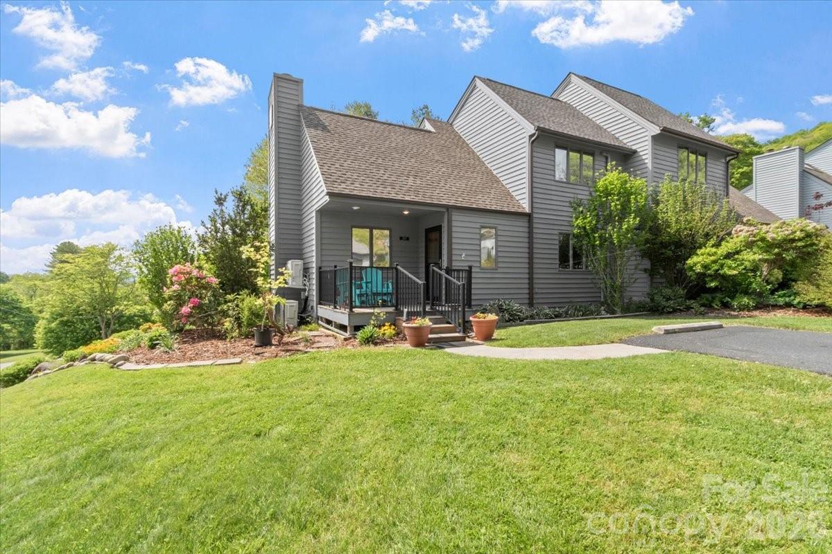 301 Robertson Street Burnsville NC 28714