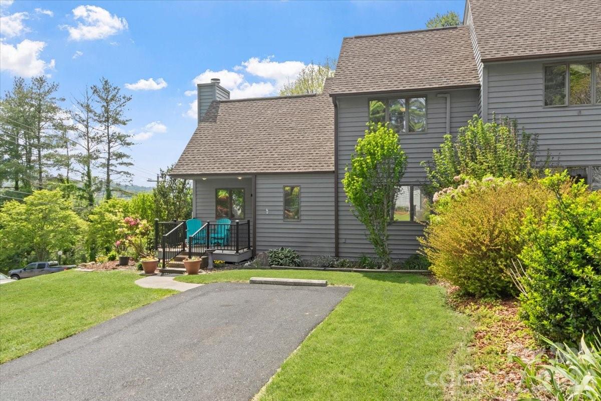 301 Robertson Street Burnsville NC 28714