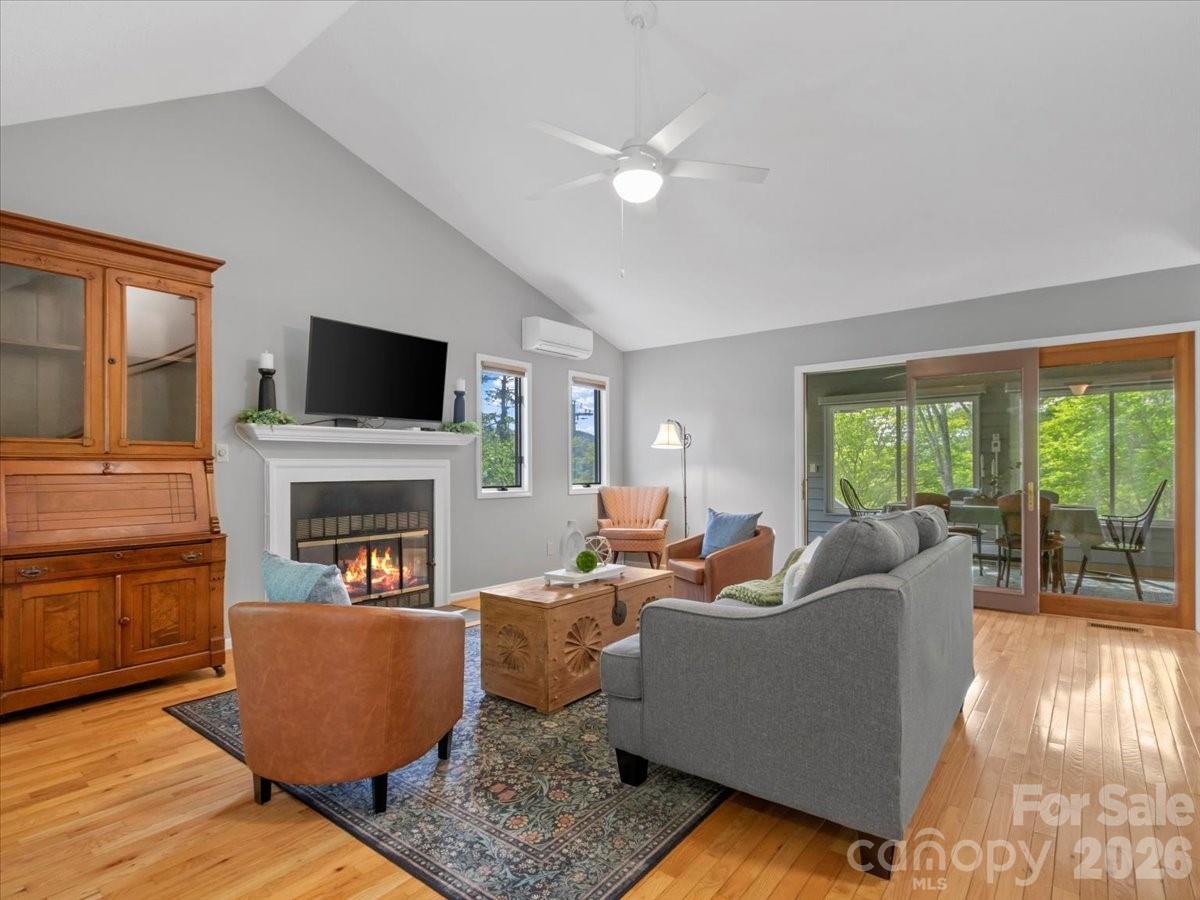 301 Robertson Street Burnsville NC 28714
