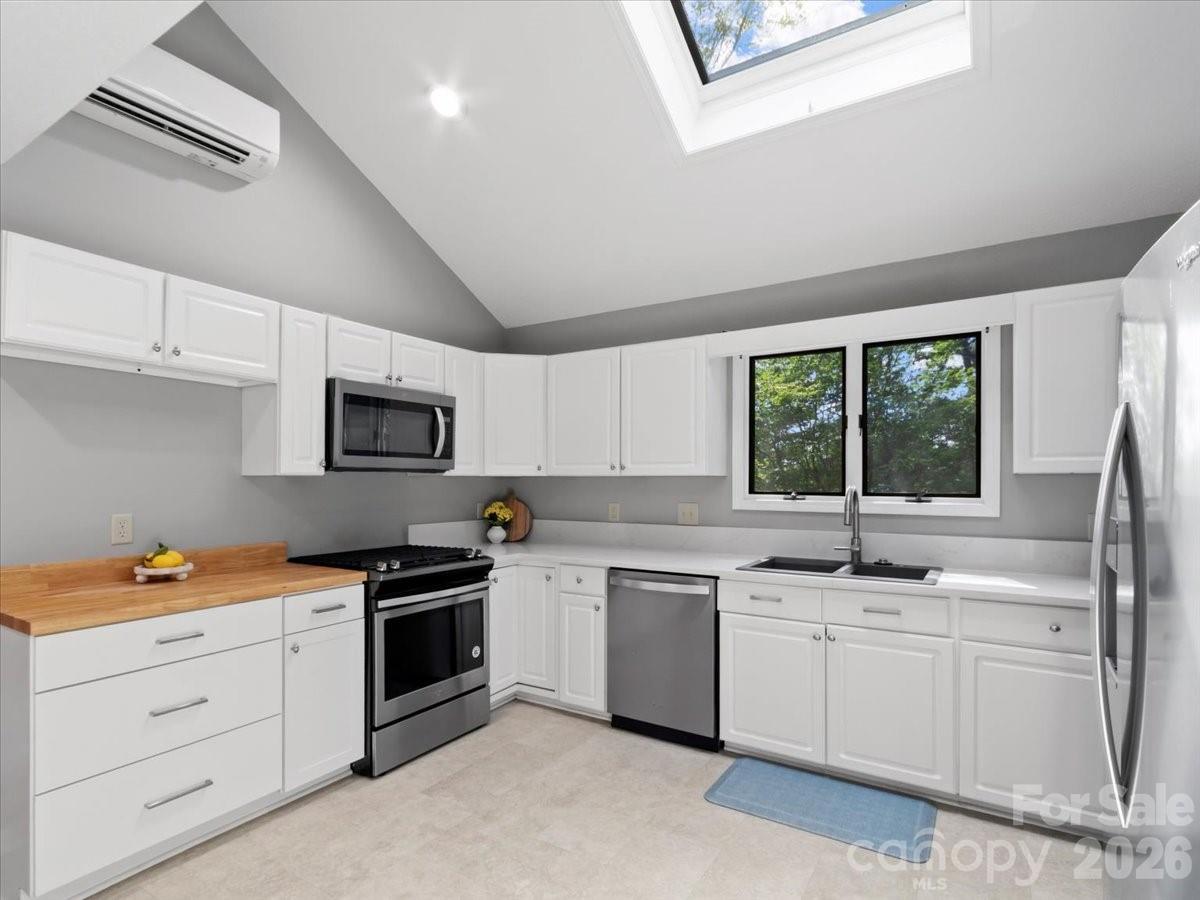 301 Robertson Street Burnsville NC 28714